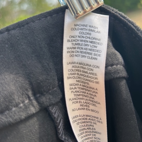 New Chico’s ultimate fit pants w/ pockets - Picture 16 of 16